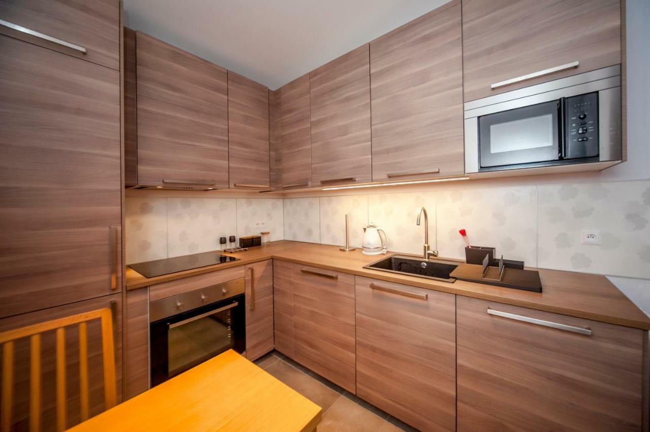 Very Berry - Maratonska 3 - Business Apartment, Garden, Check In 24H พอซนาน ภายนอก รูปภาพ
